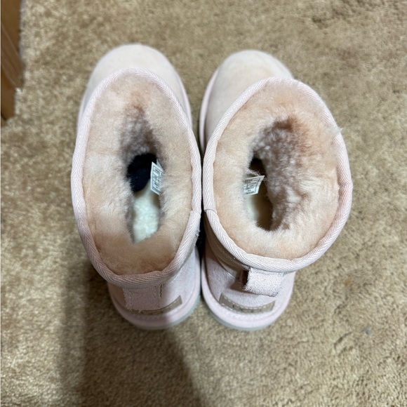 women’s light pink ugg mini boots - Picture 4 of 12